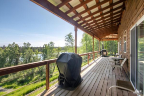 Kenai River Views and Access Soldotna Apartment!